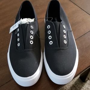 Casual slip on shoes